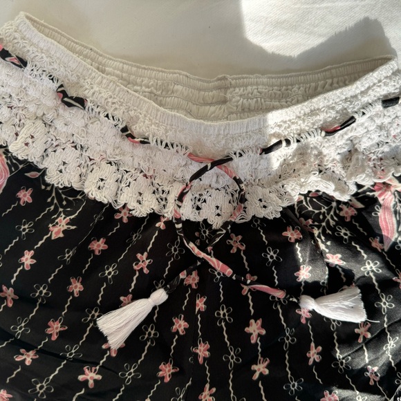 Poupette St Barth silk short shorts with tassel string at waist. - Picture 6 of 6